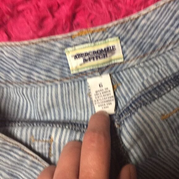 Abercrombie & Fitch women’s jean shorts 6 - Picture 4 of 4